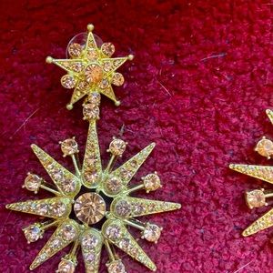 Oscar de la renta necklace & earring set